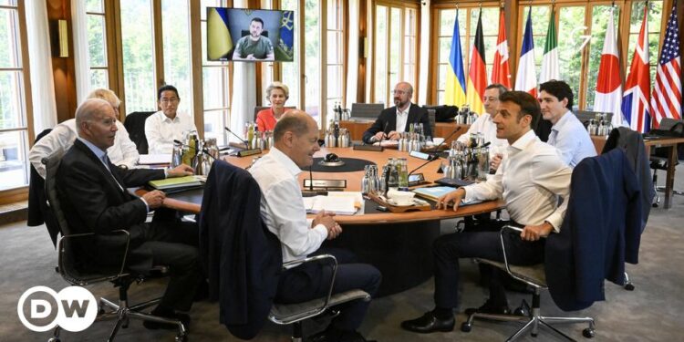 जी-7 देशों की शरण में पहुंचे जेलेंस्की