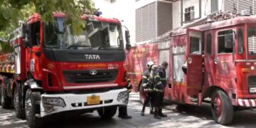 कॉरपोरेट पार्क में लगी भीषण आग