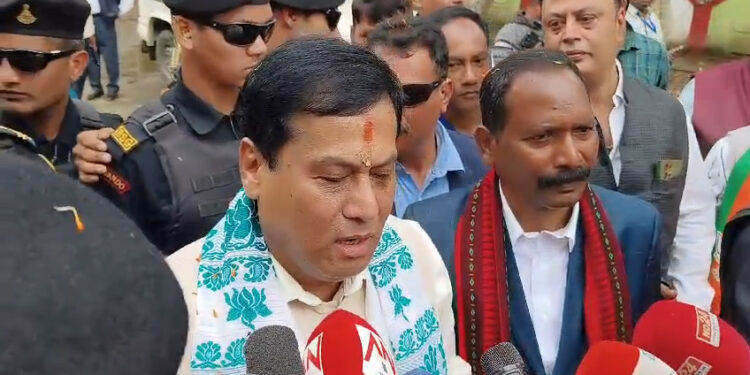 सोनोवाल ने देखी रोई रोई बिनाले