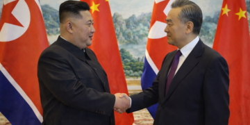 तलाशी अभियान में हथियारों, विस्फोटकों और संचार उपकरणों का जखीरा बरामद