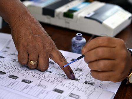 देह व्यापार के अड्डे से 17 नाबालिग बच्चियां मुक्त